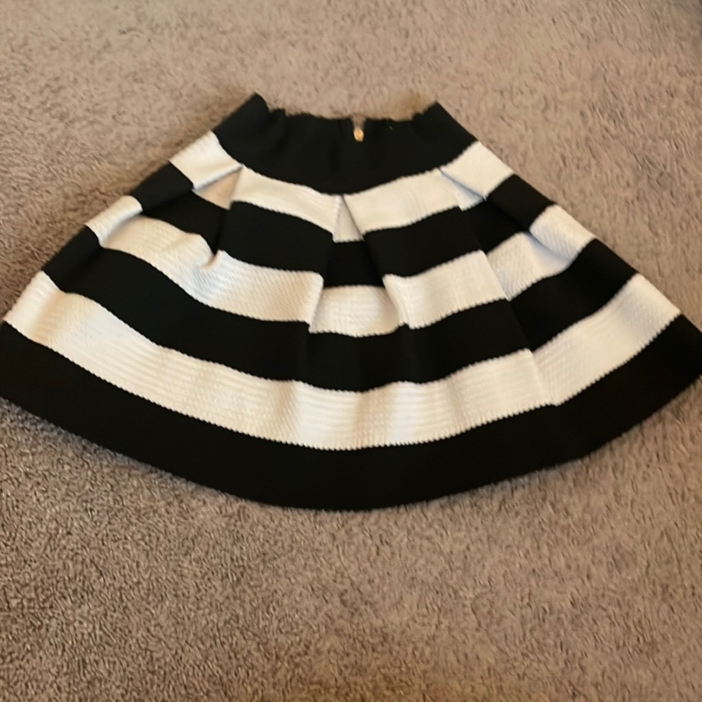 Black and White Striped Skirt Size S